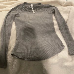 Lululemon gray sweater size 6